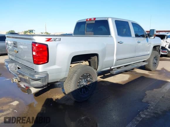 2018 Chevrolet Silverado 2500HD LTZ с VIN 1GC1KWEY6JF236568, выставлен на аукционе IAAI как лот 43462244 с пробегом 102 552 миль миль и . История ставок и продаж доступна на DreamBid. Изображение 4.