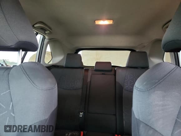 ✅ 2020 Toyota RAV4 XLE • VIN: 2T3W1RFV3LC059737 • Lot: 87410255. Wystawiony na Copart z przebiegiem 154 139 mil. Bezpłatny archiwum sprzedaży aukcyjnych z USA i szczegółowy raport historii pojazdu na DreamBid. Zdjęcie 10.