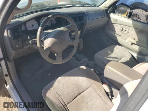 ✅ 2004 Toyota Tacoma PreRunner • VIN: 5TESM92N84Z391687 • Lot: 85936765. Wystawiony na Copart z przebiegiem 284 646 mil. Bezpłatny archiwum sprzedaży aukcyjnych z USA i szczegółowy raport historii pojazdu na DreamBid. Zdjęcie 8.