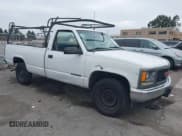 ✅ 1999 GMC Sierra 2500 • VIN: 1GTGC24RXXR704786 • Лот: 41469849. Опубликован ранее на IAAI с пробегом 236 569 миль. Бесплатный доступ к архиву аукционных продаж из США и подробный отчёт об истории автомобиля на DreamBid. Изображение 1.