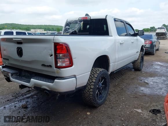 ✅ 2021 Ram 1500 Big Horn • VIN: 1C6SRFFT9MN598009 • Lot: 42442713. Listed on IAAI with 113,784 mi. Free auction sales archive from the USA and detailed vehicle history report at DreamBid. Image 4.