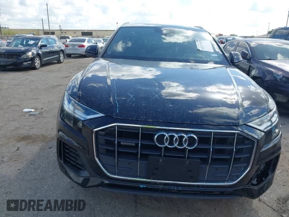 ✅ 2019 Audi Q8 Premium • VIN: WA1AVAF17KD010879 • Lot: 43273691. Wystawiony na IAAI z przebiegiem 53 279 mil. Bezpłatny archiwum sprzedaży aukcyjnych z USA i szczegółowy raport historii pojazdu na DreamBid. Zdjęcie 12.