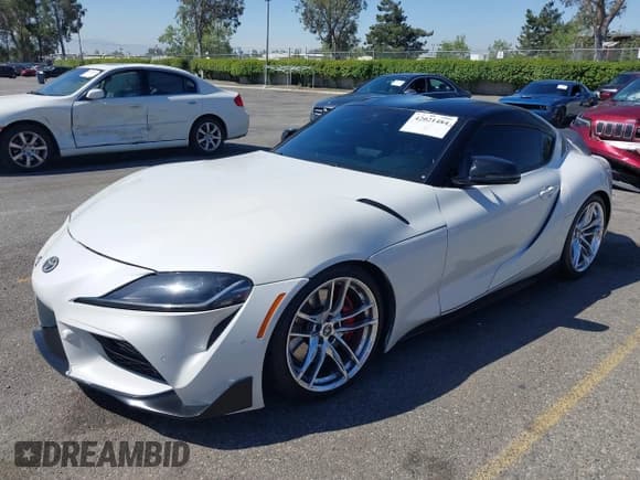 ✅ 2020 Toyota Supra 3.0 • VIN: WZ1DB4C09LW031264 • Lot: 42021484. Listed on IAAI with 27,343 mi. Free auction sales archive from the USA and detailed vehicle history report at DreamBid. Image 2.