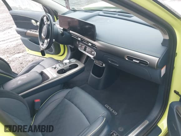 ✅ 2023 Genesis GV60 Performance • VIN: KMUKEDTB6PU002348 • Lot: 43573907. Wystawiony na IAAI z przebiegiem 12 620 mil. Bezpłatny archiwum sprzedaży aukcyjnych z USA i szczegółowy raport historii pojazdu na DreamBid. Zdjęcie 5.