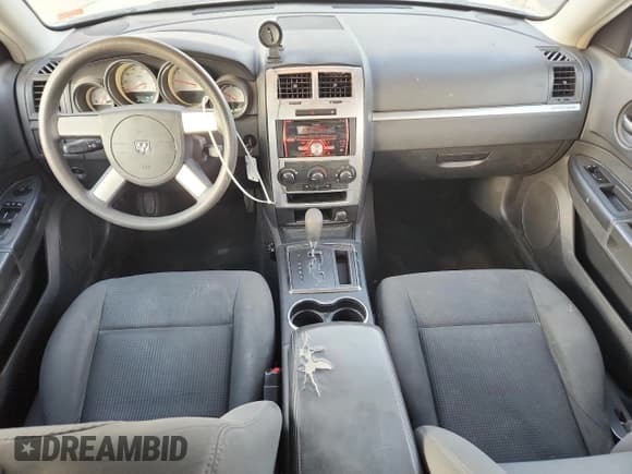 ✅ 2008 Dodge Charger • VIN: 2B3KA43G78H315389 • Lot: 86552295. Wystawiony na Copart z przebiegiem 215 226 mil. Bezpłatny archiwum sprzedaży aukcyjnych z USA i szczegółowy raport historii pojazdu na DreamBid. Zdjęcie 8.