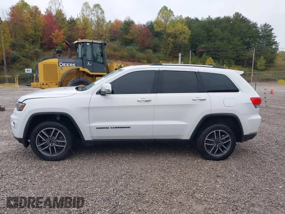 ✅ 2018 Jeep Grand Cherokee Limited • VIN: 1C4RJFBGXJC154832 • Lot: 43334554. Listed on IAAI with 97,361 mi. Free auction sales archive from the USA and detailed vehicle history report at DreamBid. Image 14.