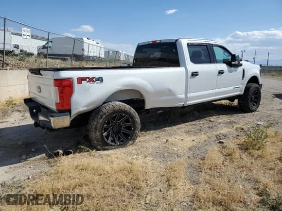 ✅ 2018 Ford F-350 XL • VIN: 1FT8W3BT4JEB44522 • Лот: 69683775. Опубликован ранее на Copart с пробегом 53 381 миль. Бесплатный доступ к архиву аукционных продаж из США и подробный отчёт об истории автомобиля на DreamBid. Изображение 3.