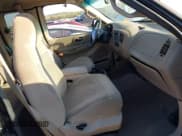 ✅ 2000 Ford F-150 XL • VIN: 1FTRX07L3YKB02525 • Lot: 43419942. Wystawiony na IAAI z przebiegiem 176 484 mil. Bezpłatny archiwum sprzedaży aukcyjnych z USA i szczegółowy raport historii pojazdu na DreamBid. Zdjęcie 5.