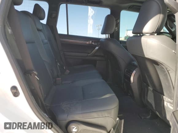 ✅ 2022 Lexus GX 460 • VIN: JTJKM7BX3N5319822 • Lot: 42830955. Wystawiony na Copart z przebiegiem 61 823 mil. Bezpłatny archiwum sprzedaży aukcyjnych z USA i szczegółowy raport historii pojazdu na DreamBid. Zdjęcie 11.