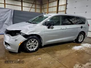 ✅ 2023 Chrysler Voyager LX • VIN: 2C4RC1CG8PR512599 • Lot: 95167445. Wystawiony na Copart z przebiegiem 73 810 mil. Bezpłatny archiwum sprzedaży aukcyjnych z USA i szczegółowy raport historii pojazdu na DreamBid. Zdjęcie 1.