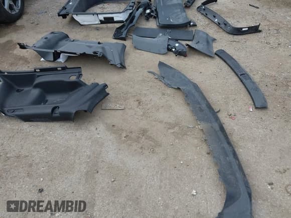 ✅ 2025 Jeep Grand Cherokee Altitude X • VIN: 1C4RJHAG9SC275172 • Lot: 42358489. Listed on IAAI with 678 mi. Free auction sales archive from the USA and detailed vehicle history report at DreamBid. Image 18.