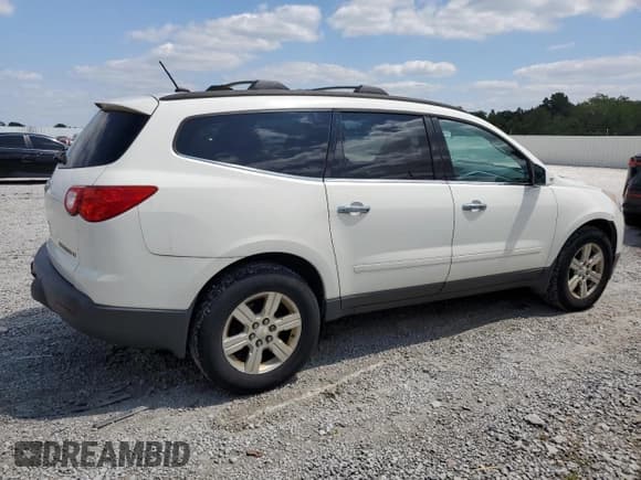 ✅ 2011 Chevrolet Traverse 1LT • VIN: 1GNKVGEDXBJ129446 • Lot: 67484294. Wystawiony na Copart z przebiegiem Nie podano. Bezpłatny archiwum sprzedaży aukcyjnych z USA i szczegółowy raport historii pojazdu na DreamBid. Zdjęcie 3.