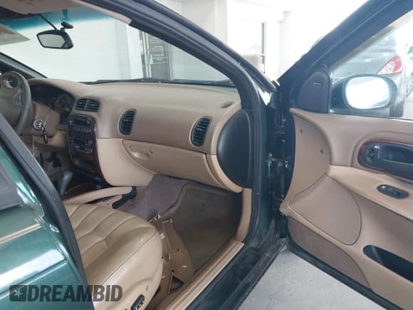 ✅ 1998 Chrysler Concorde • VIN: 2C3HD46JXWH183821 • Lot: 42701035. Listed on IAAI with 92,214 mi. Free auction sales archive from the USA and detailed vehicle history report at DreamBid. Image 5.