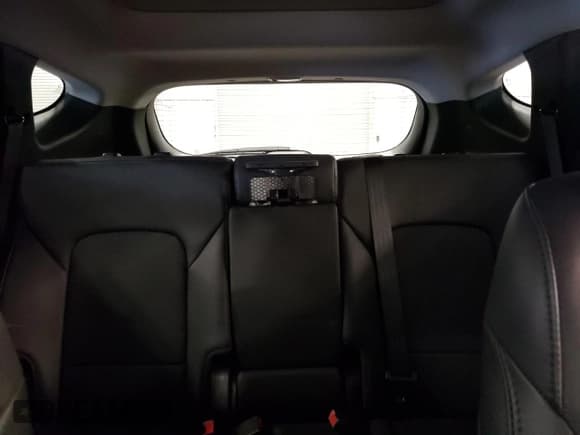 ✅ 2018 Hyundai Santa Fe Ultimate • VIN: 5XYZWDLA4JG554817 • Lot: 59900594. Listed on Copart with 33,137 mi. Free auction sales archive from the USA and detailed vehicle history report at DreamBid. Image 10.