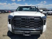 ✅ 2022 Toyota Tundra Limited Hybrid • VIN: 5TFJC5DB9NX009301 • Лот: 64211815. Опубликован ранее на Copart с пробегом 62 064 миль. Бесплатный доступ к архиву аукционных продаж из США и подробный отчёт об истории автомобиля на DreamBid. Изображение 5.