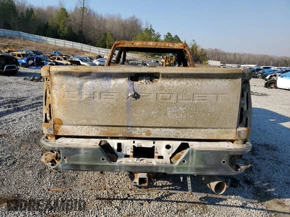 2021 Chevrolet Silverado 3500HD LT z VIN 1GC4YTEY1MF224939, wystawiony jako Copart lot #45897845 z przebiegiem Nie podano mil oraz Szkoda całkowita • Salvage title. Historia ofert i sprzedaży dostępna na DreamBid. Obrazek 6.