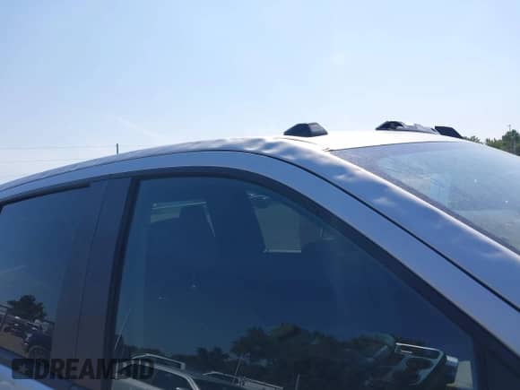 2020 Chevrolet Silverado 2500HD LT z VIN 1GC1YNEY8LF233926, wystawiony jako IAAI lot #42716715 z przebiegiem 137 057 mil mil oraz . Historia ofert i sprzedaży dostępna na DreamBid. Obrazek 18.