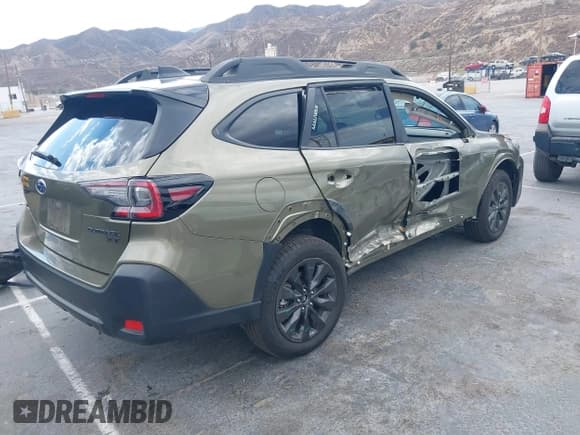 ✅ 2025 Subaru Outback Onyx XT • VIN: 4S4BTGLD9S3167610 • Lot: 43115089. Listed on IAAI with 9,262 mi. Free auction sales archive from the USA and detailed vehicle history report at DreamBid. Image 4.