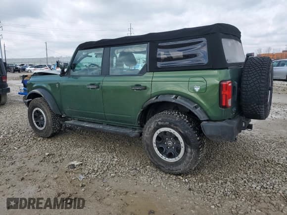 ✅ 2022 Ford Bronco • VIN: 1FMEE5DP0NLA81692 • Lot: 46881445. Wystawiony na Copart z przebiegiem 28 843 mil. Bezpłatny archiwum sprzedaży aukcyjnych z USA i szczegółowy raport historii pojazdu na DreamBid. Zdjęcie 2.