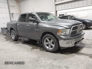 ✅ 2010 Dodge 1500 SLT • VIN: 1D7RV1CT7AS171991 • Lot: 42460632. Wystawiony na IAAI z przebiegiem 157 079 mil. Bezpłatny archiwum sprzedaży aukcyjnych z USA i szczegółowy raport historii pojazdu na DreamBid. Zdjęcie 1.