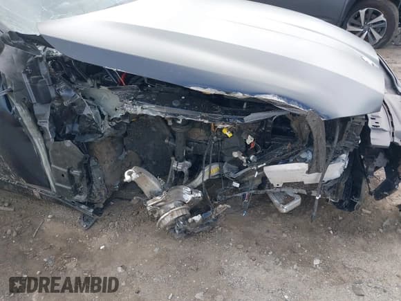 ✅ 2024 BMW i5 M60 • VIN: WBY43FK06RCR32142 • Lot: 42287151. Listed on IAAI with 8,402 mi. Free auction sales archive from the USA and detailed vehicle history report at DreamBid. Image 6.