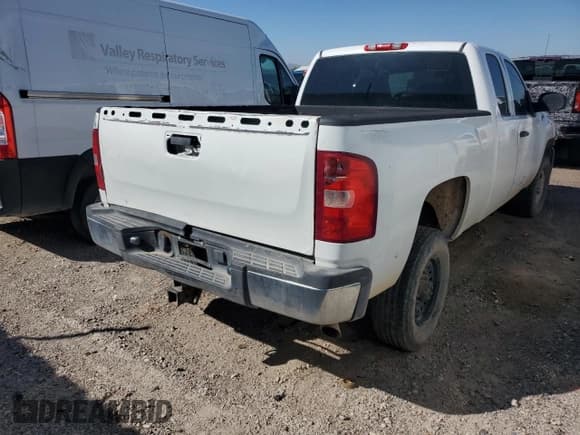 ✅ 2009 Chevrolet Silverado 2500HD Work Truck • VIN: 1GCHC49K19E108133 • Лот: 69440865. Опубликован ранее на Copart с пробегом 358 476 миль. Бесплатный доступ к архиву аукционных продаж из США и подробный отчёт об истории автомобиля на DreamBid. Изображение 3.