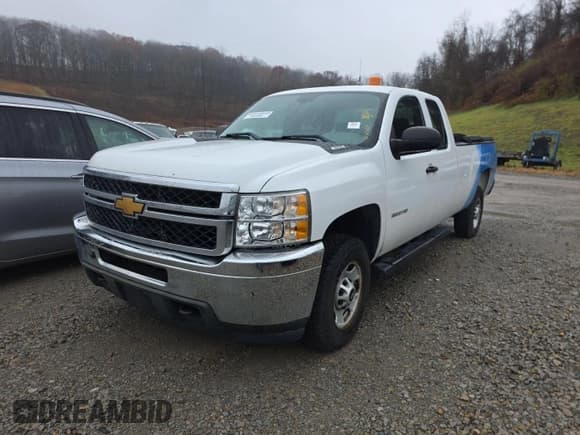 ✅ 2013 Chevrolet Silverado 2500HD • VIN: 1GC2KVCB0DZ305870 • Lot: 43870601. Wystawiony na IAAI z przebiegiem 159 958 mil. Bezpłatny archiwum sprzedaży aukcyjnych z USA i szczegółowy raport historii pojazdu na DreamBid. Zdjęcie 20.