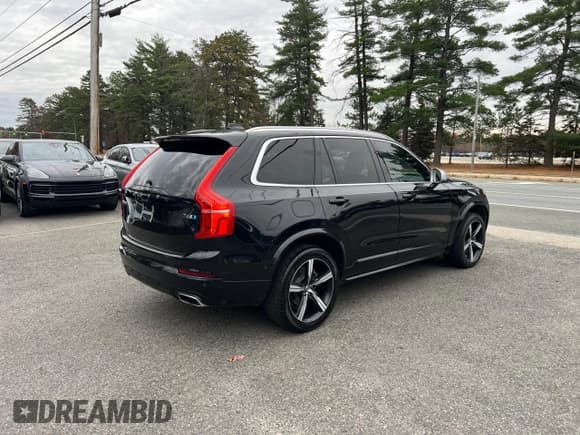 ✅ 2019 Volvo XC90 R-Design • VIN: YV4A22PM6K1439474 • Lot: 91935635. Wystawiony na Copart z przebiegiem 177 399 mil. Bezpłatny archiwum sprzedaży aukcyjnych z USA i szczegółowy raport historii pojazdu na DreamBid. Zdjęcie 4.