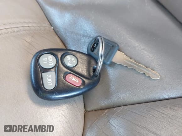 ✅ 1999 GMC Denali • VIN: 1GKEK13R4XR904086 • Лот: 42034848. Опубликован ранее на IAAI с пробегом 169 847 миль. Бесплатный доступ к архиву аукционных продаж из США и подробный отчёт об истории автомобиля на DreamBid. Изображение 11.