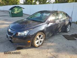 2014 Chevrolet Cruze 2LT z VIN 1G1PE5SB3E7235057, wystawiony jako Copart lot #69652905 z przebiegiem 91 452 mil mil oraz Szkoda całkowita • Salvage title. Historia ofert i sprzedaży dostępna na DreamBid. Obrazek 1.