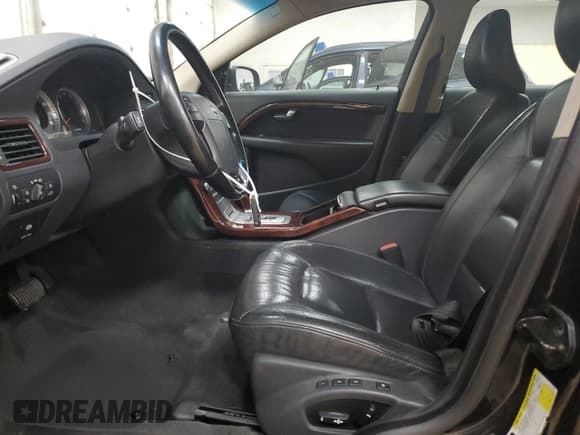 ✅ 2008 Volvo S80 V8 • VIN: YV1AH852681078689 • Lot: 59257144. Listed on Copart with 152,957 mi. Free auction sales archive from the USA and detailed vehicle history report at DreamBid. Image 7.