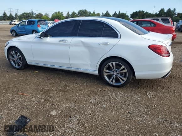✅ 2016 Mercedes-Benz C 300 • VIN: 55SWF4KB2GU155903 • Lot: 70363995. Wystawiony na Copart z przebiegiem 70 130 mil. Bezpłatny archiwum sprzedaży aukcyjnych z USA i szczegółowy raport historii pojazdu na DreamBid. Zdjęcie 2.