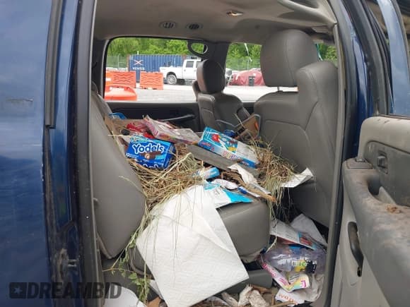 ✅ 2003 GMC Yukon XL SLT • VIN: 1GKEC16Z23J166337 • Lot: 42205992. Wystawiony na IAAI z przebiegiem 198 649 mil. Bezpłatny archiwum sprzedaży aukcyjnych z USA i szczegółowy raport historii pojazdu na DreamBid. Zdjęcie 8.