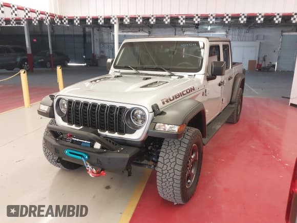 ✅ 2023 Jeep Gladiator Rubicon • VIN: 1C6JJTBG5PL585901 • Lot: 43097297. Wystawiony na IAAI z przebiegiem 13 744 mil. Bezpłatny archiwum sprzedaży aukcyjnych z USA i szczegółowy raport historii pojazdu na DreamBid. Zdjęcie 2.