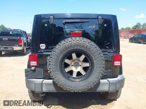 ✅ 2016 Jeep Wrangler Unlimited Rubicon Hard Rock • VIN: 1C4BJWFG0GL218364 • Lot: 42310664. Listed on IAAI with 112,379 mi. Free auction sales archive from the USA and detailed vehicle history report at DreamBid. Image 17.