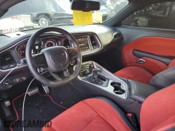 ✅ 2022 Dodge Challenger R/T Scat Pack Widebody • VIN: 2C3CDZFJ8NH246856 • Lot: 39594224. Wystawiony na Copart z przebiegiem 9 996 mil. Bezpłatny archiwum sprzedaży aukcyjnych z USA i szczegółowy raport historii pojazdu na DreamBid. Zdjęcie 8.