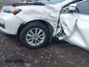 ✅ 2017 Nissan Rogue SV • VIN: 5N1AT2MT2HC801403 • Lot: 42775131. Wystawiony na IAAI z przebiegiem 137 820 mil. Bezpłatny archiwum sprzedaży aukcyjnych z USA i szczegółowy raport historii pojazdu na DreamBid. Zdjęcie 6.