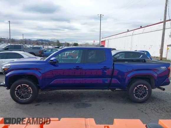 ✅ 2025 Toyota Tacoma SR • VIN: 3TMLB5JN2SM095448 • Лот: 41736119. Опубликован ранее на IAAI с пробегом 9 845 миль. Бесплатный доступ к архиву аукционных продаж из США и подробный отчёт об истории автомобиля на DreamBid. Изображение 15.