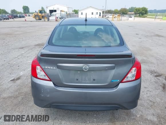 ✅ 2016 Nissan Versa SV • VIN: 3N1CN7APXGL877632 • Lot: 42893647. Wystawiony na IAAI z przebiegiem 139 139 mil. Bezpłatny archiwum sprzedaży aukcyjnych z USA i szczegółowy raport historii pojazdu na DreamBid. Zdjęcie 16.