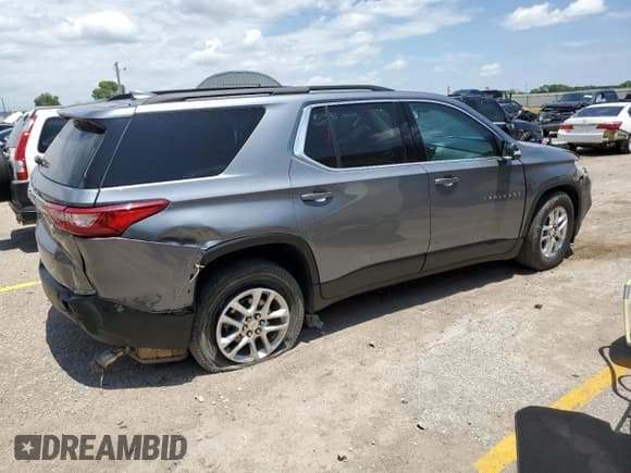 ✅ 2021 Chevrolet Traverse LT • VIN: 1GNERHKW7MJ132336 • Lot: 61870025. Wystawiony na Copart z przebiegiem 60 637 mil. Bezpłatny archiwum sprzedaży aukcyjnych z USA i szczegółowy raport historii pojazdu na DreamBid. Zdjęcie 3.