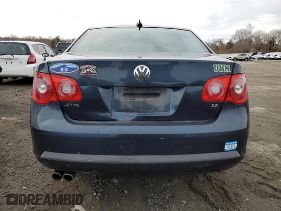 ✅ 2006 Volkswagen Jetta 2.5L • VIN: 3VWSG71K96M784162 • Лот: 46672735. Опубликован ранее на Copart с пробегом 195 157 миль. Бесплатный доступ к архиву аукционных продаж из США и подробный отчёт об истории автомобиля на DreamBid. Изображение 6.