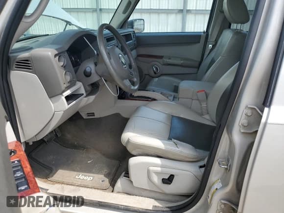 ✅ 2007 Jeep Commander Limited • VIN: 1J8HG58P17C672566 • Lot: 56271385. Listed on Copart with 155,854 mi. Free auction sales archive from the USA and detailed vehicle history report at DreamBid. Image 7.