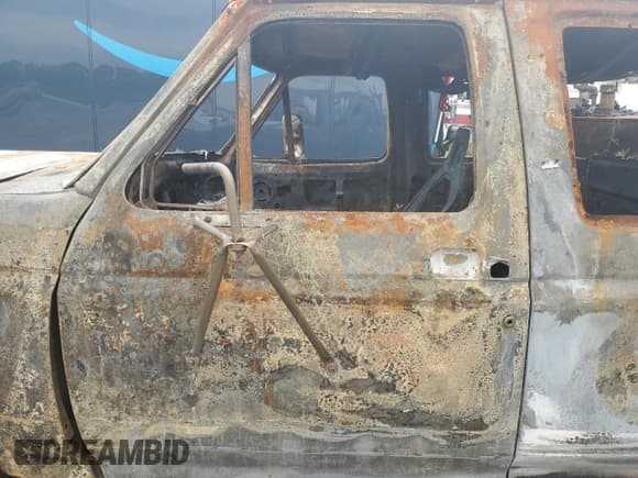 ✅ 1995 Ford F-250 • VIN: 1FTHX26G4SKB17165 • Лот: 75958984. Опубликован ранее на Copart с пробегом Не указан. Бесплатный доступ к архиву аукционных продаж из США и подробный отчёт об истории автомобиля на DreamBid. Изображение 7.