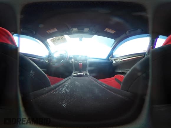 ✅ 2018 Honda Civic Type R Touring • VIN: SHHFK8G7XJU201718 • Lot: 41380513. Wystawiony na IAAI z przebiegiem 98 962 mil. Bezpłatny archiwum sprzedaży aukcyjnych z USA i szczegółowy raport historii pojazdu na DreamBid. Zdjęcie 19.