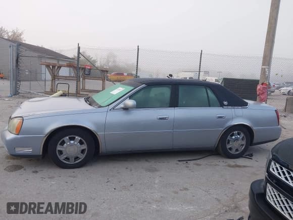 ✅ 2005 Cadillac DeVille • VIN: 1G6KD54Y05U258161 • Lot: 43205077. Wystawiony na IAAI z przebiegiem 137 759 mil. Bezpłatny archiwum sprzedaży aukcyjnych z USA i szczegółowy raport historii pojazdu na DreamBid. Zdjęcie 14.