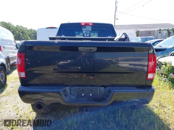 2015 Ram 1500 Express с VIN 1C6RR7FT6FS717739, выставлен на аукционе IAAI как лот 43221818 с пробегом 112 860 миль миль и . История ставок и продаж доступна на DreamBid. Изображение 17.