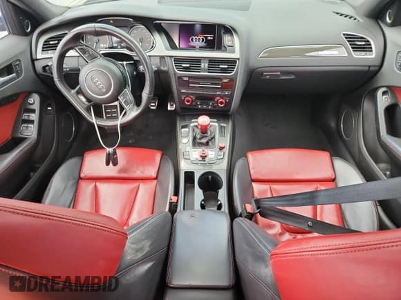 ✅ 2014 Audi S4 Prestige • VIN: WAUMGBFL5EA033374 • Lot: 67381595. Wystawiony na Copart z przebiegiem 206 888 mil. Bezpłatny archiwum sprzedaży aukcyjnych z USA i szczegółowy raport historii pojazdu na DreamBid. Zdjęcie 8.