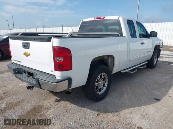 2013 Chevrolet Silverado 1500 LT with VIN 1GCRCSEA1DZ277351, listed as a IAAI auction lot 42729661 with 243,361 mi miles and . Bid and sale history available at DreamBid. Image 4.