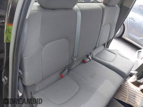 2013 Nissan Frontier SV z VIN 1N6AD0EV1DN763745, wystawiony jako IAAI lot #43379708 z przebiegiem 106 937 mil mil oraz . Historia ofert i sprzedaży dostępna na DreamBid. Obrazek 8.