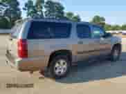 2007 Chevrolet Suburban LS с VIN 1GNFC16J07R219433, выставлен на аукционе Copart как лот 81949055 с пробегом 346 608 миль миль и Списание • Salvage title. История ставок и продаж доступна на DreamBid. Изображение 3.